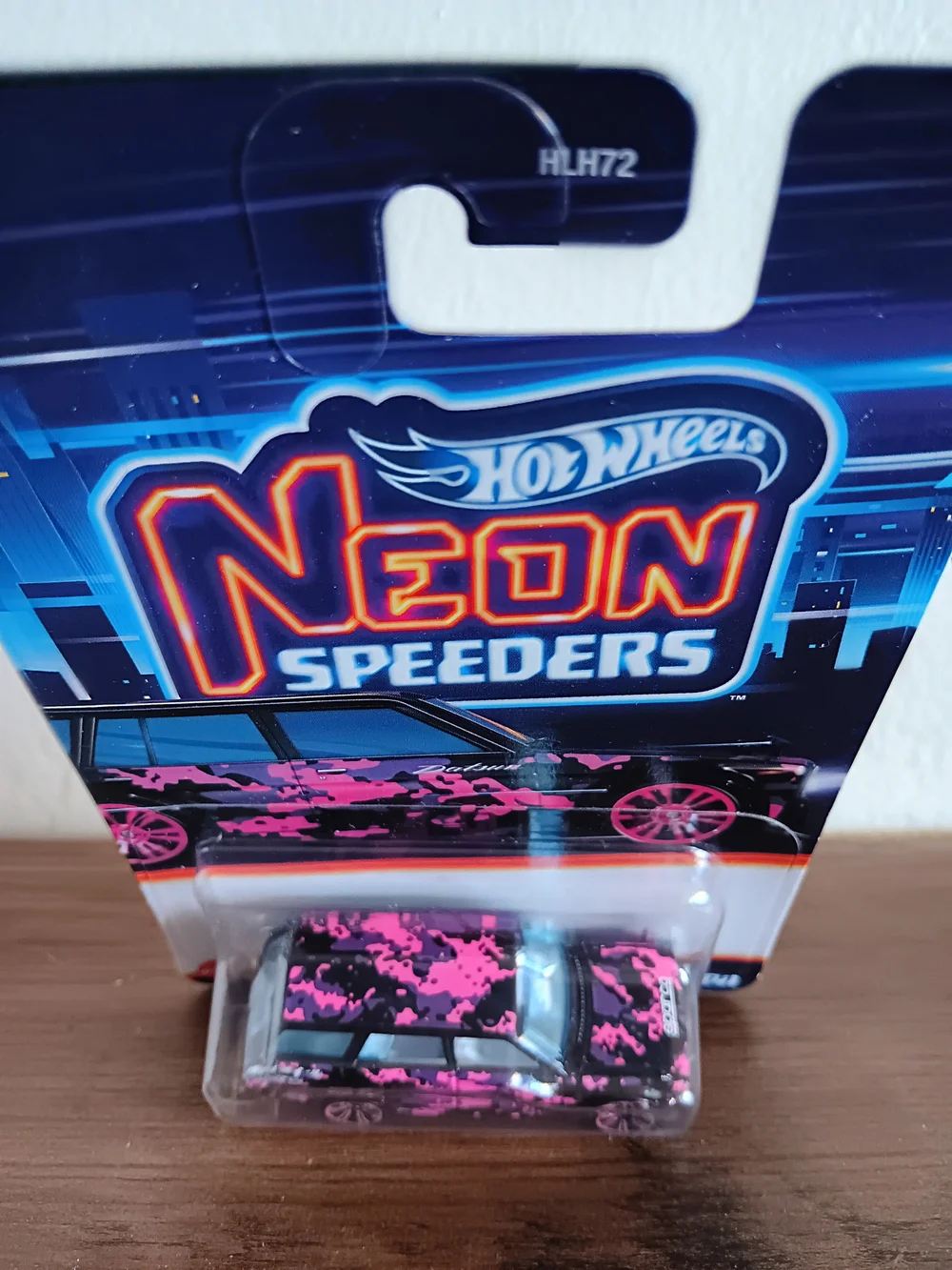 Neon Speeders Datsun 510 Wagon